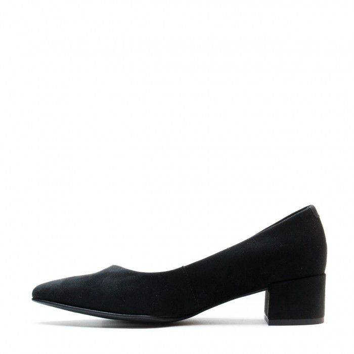 block heel black shoes