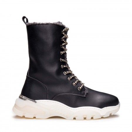 Leyre Black vegan boots