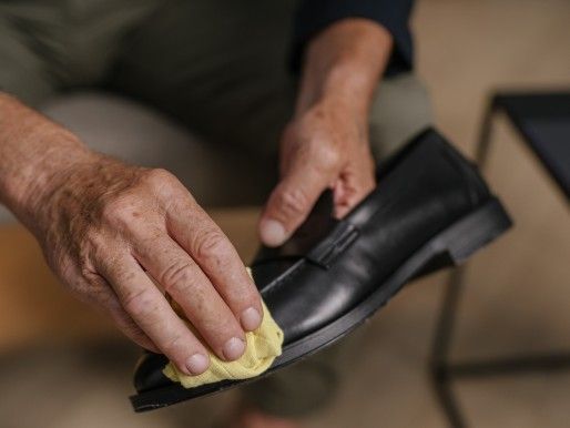 Como limpar sapatos vegan